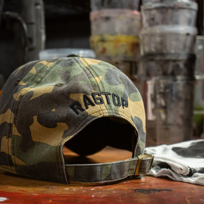 Gorra con insignias