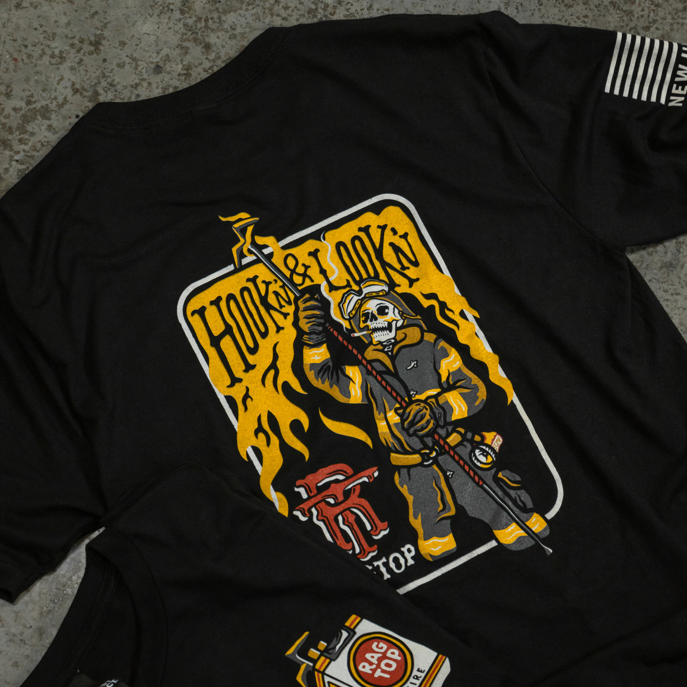 Hook'n & Look'n Tee